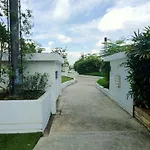 Mosaic 1Br, Wifi, Walking Distance To Mid Valley Jb , 4-5Pax