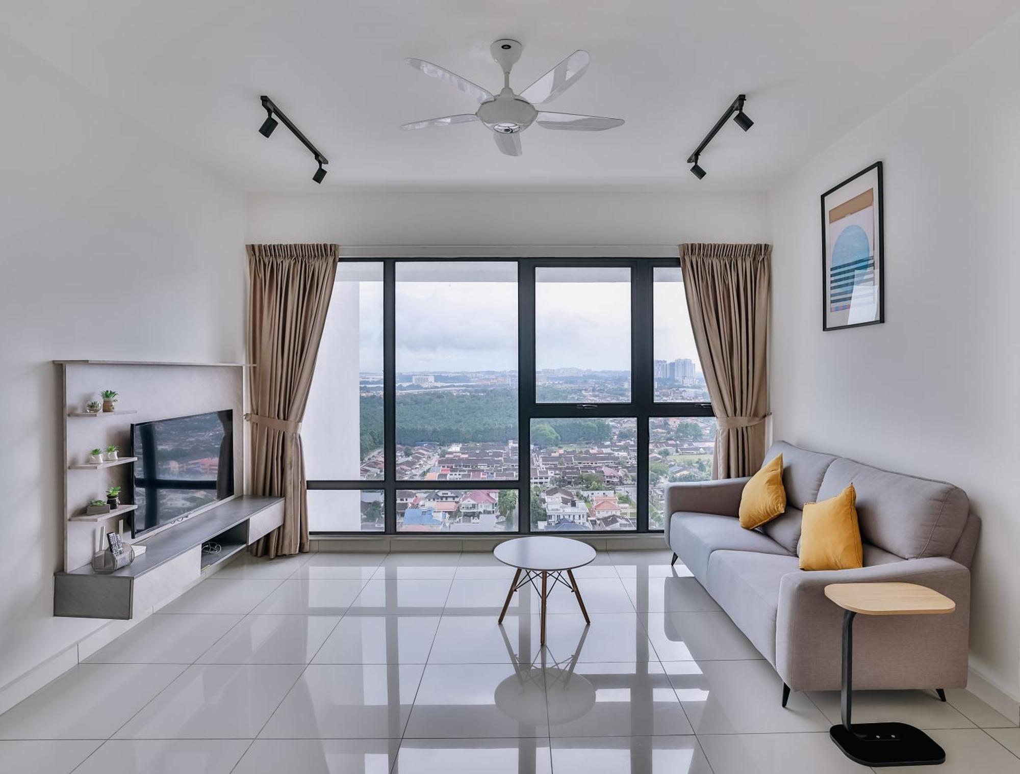 Mosaic 1br, Wifi, Walking Distance To Mid Valley Jb , 4-5pax Apartment *