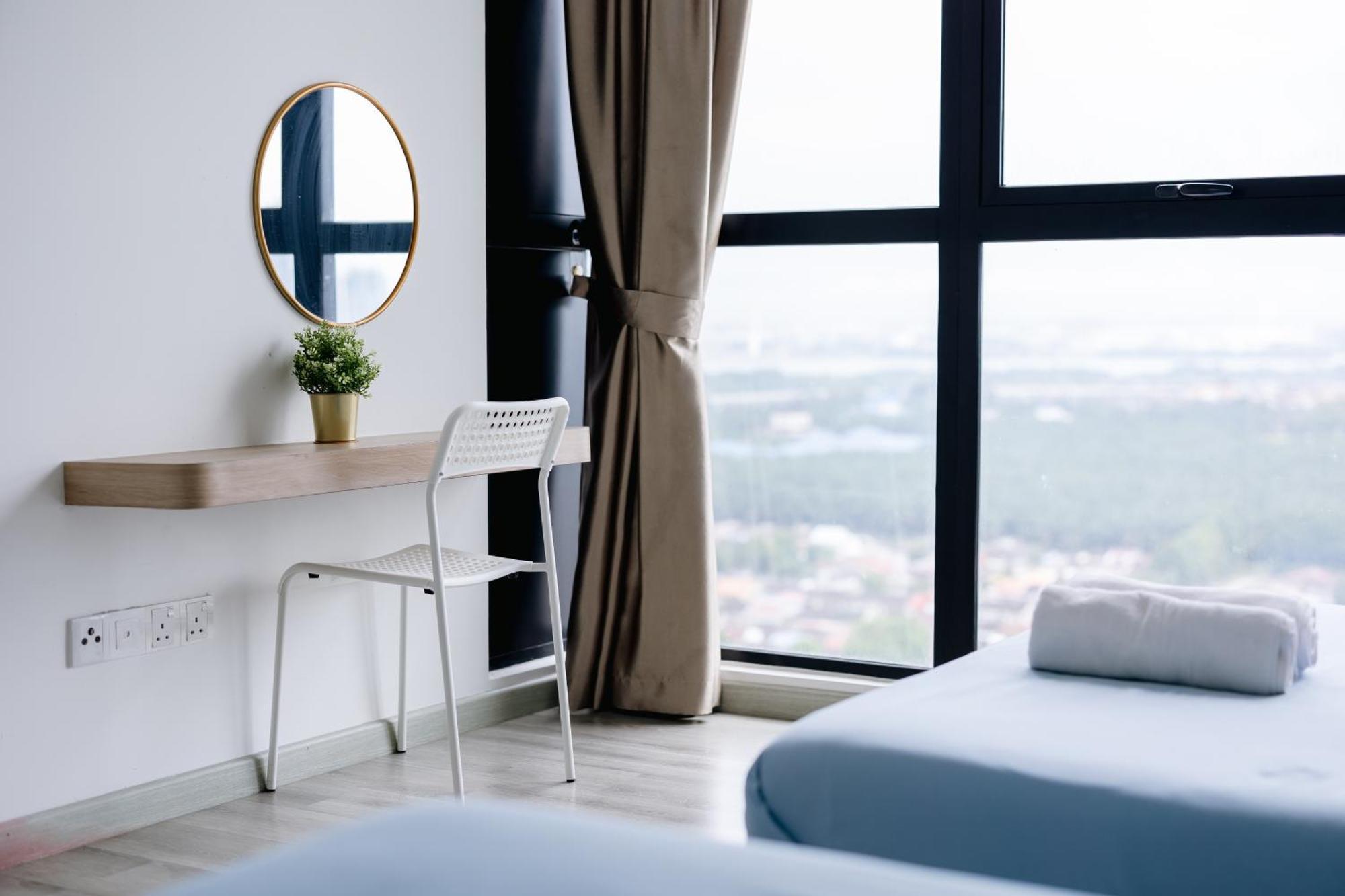 Mosaic 1br, Wifi, Walking Distance To Mid Valley Jb , 4-5pax *