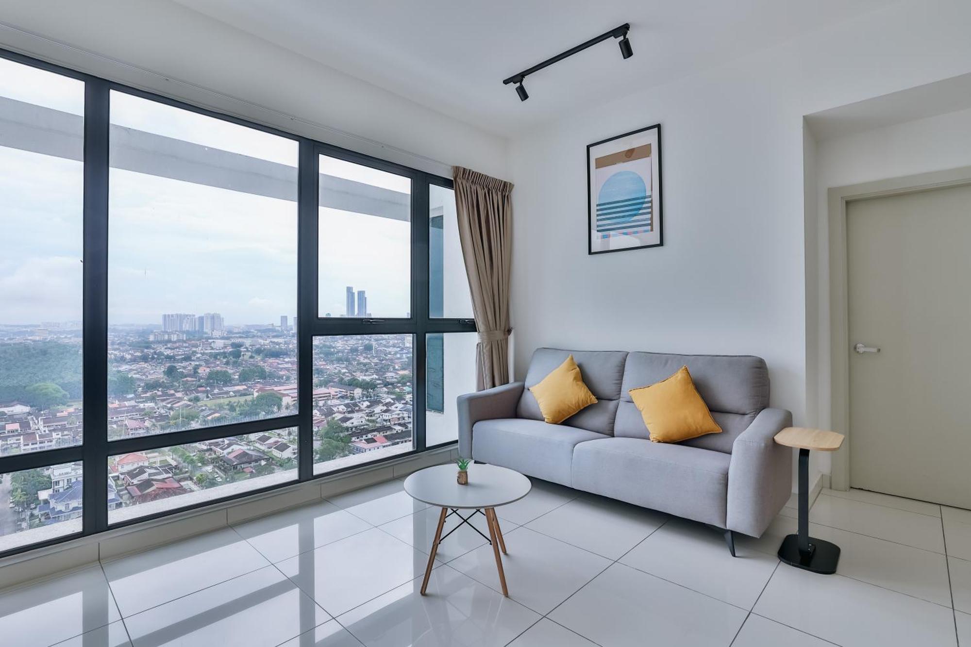 Mosaic 1br, Wifi, Walking Distance To Mid Valley Jb , 4-5pax Apartment *