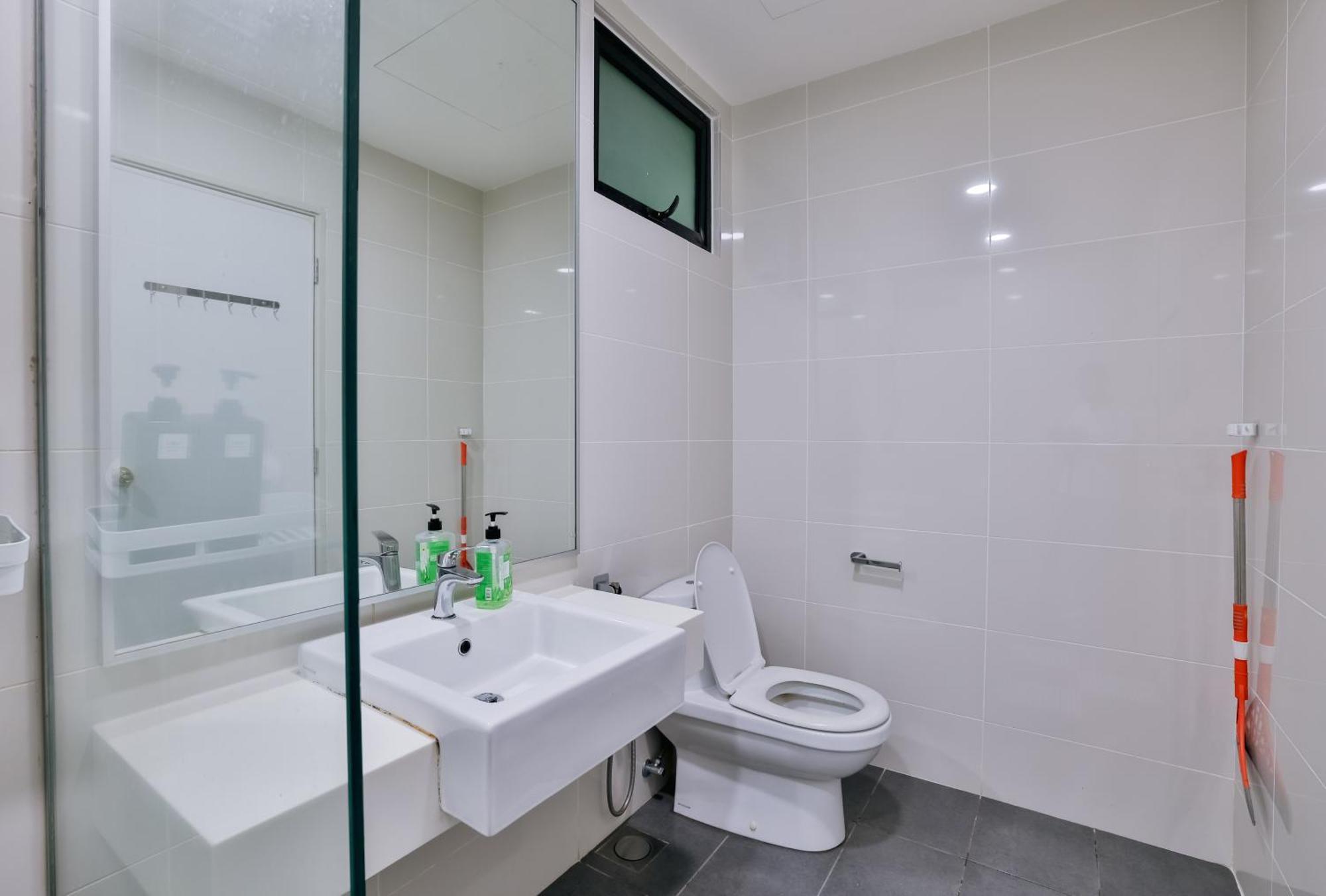 Apartment Mosaic 1br, Wifi, Walking Distance To Mid Valley Jb , 4-5pax