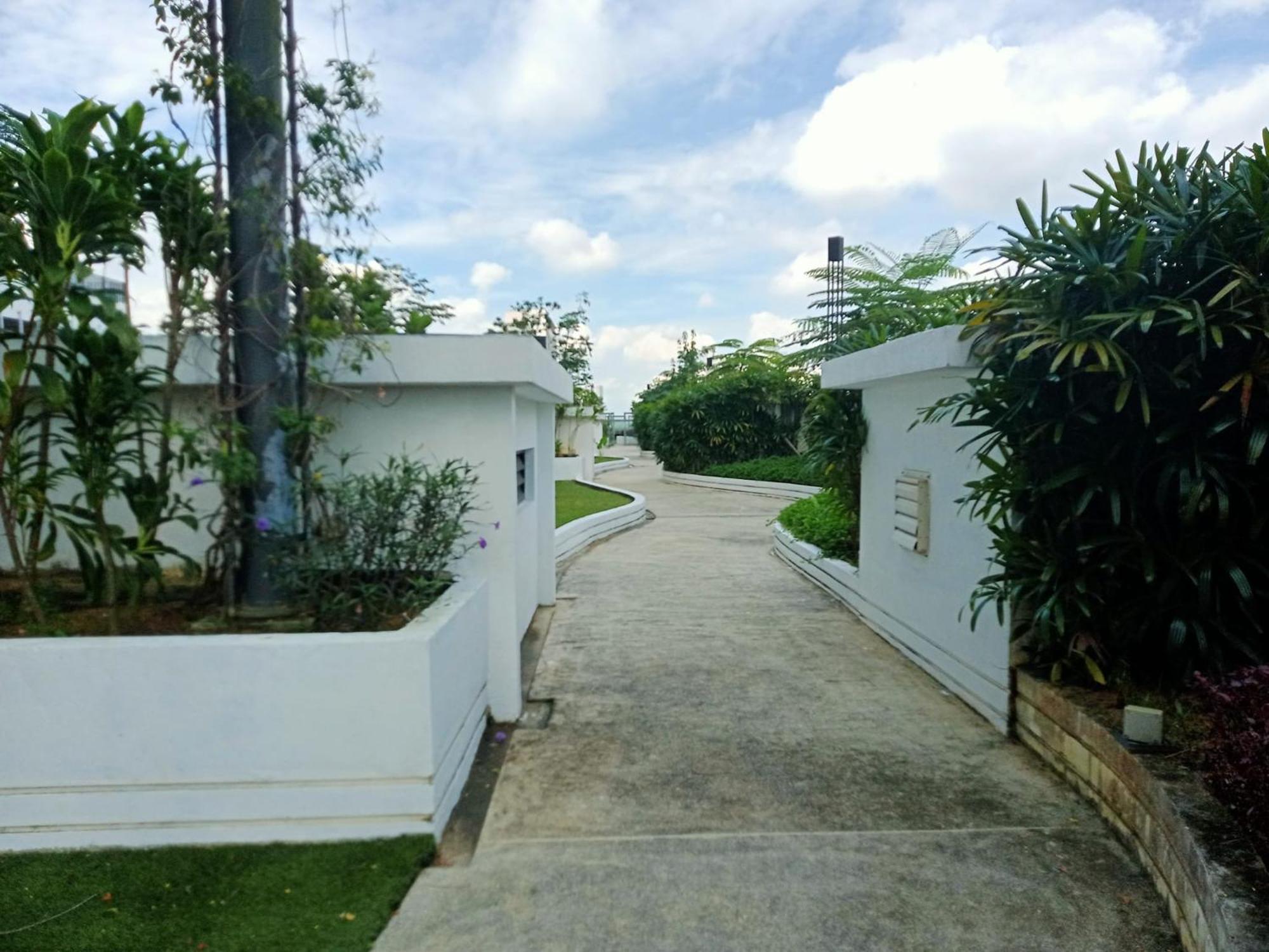 Mosaic 1br, Wifi, Walking Distance To Mid Valley Jb , 4-5pax Johor Bahru