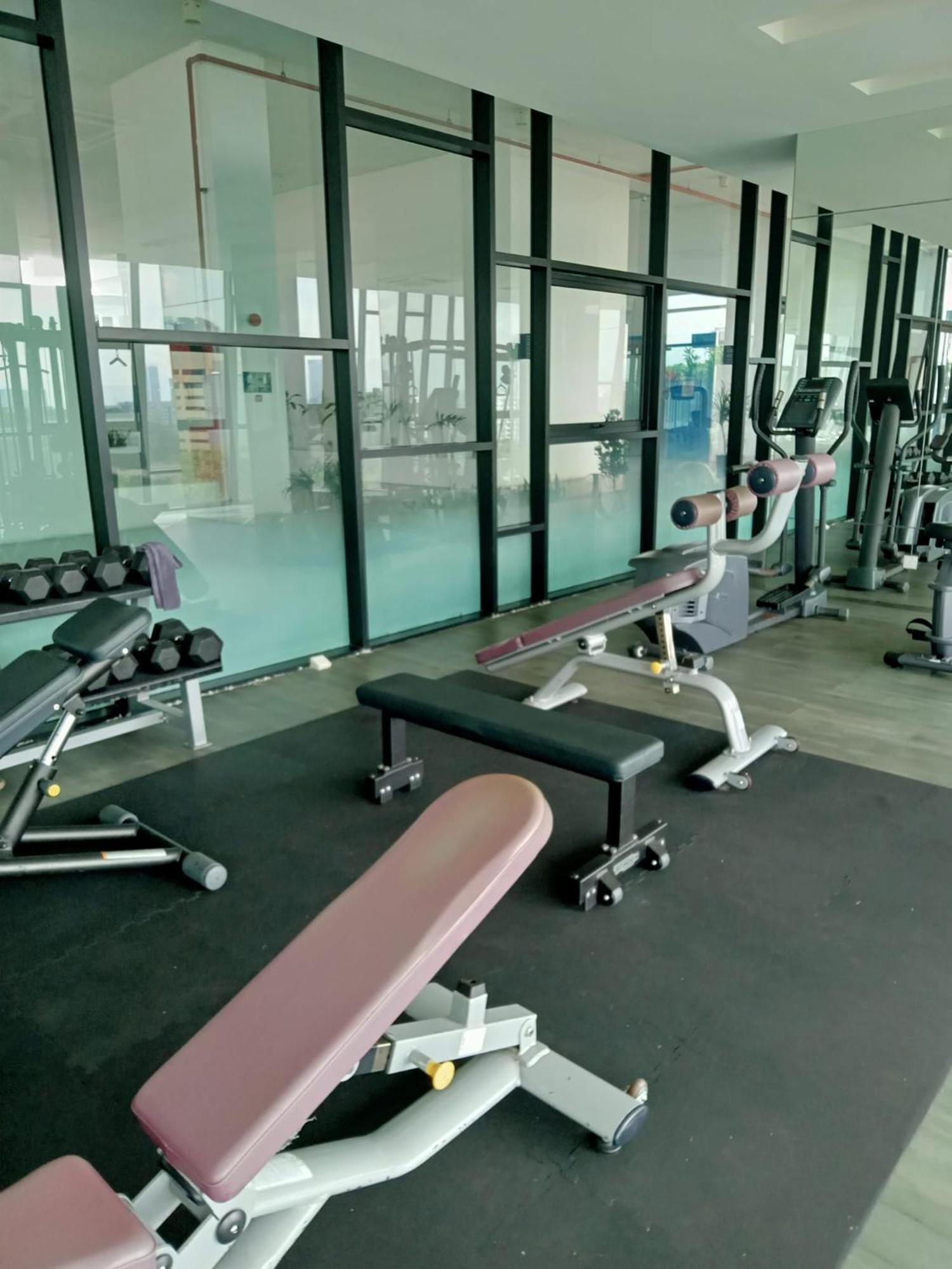 Apartment Mosaic 1br, Wifi, Walking Distance To Mid Valley Jb , 4-5pax