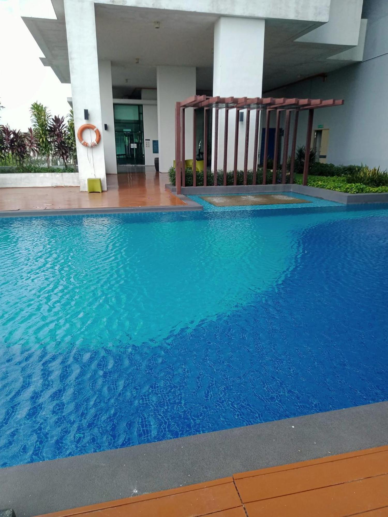 Mosaic 1br, Wifi, Walking Distance To Mid Valley Jb , 4-5pax Apartment *