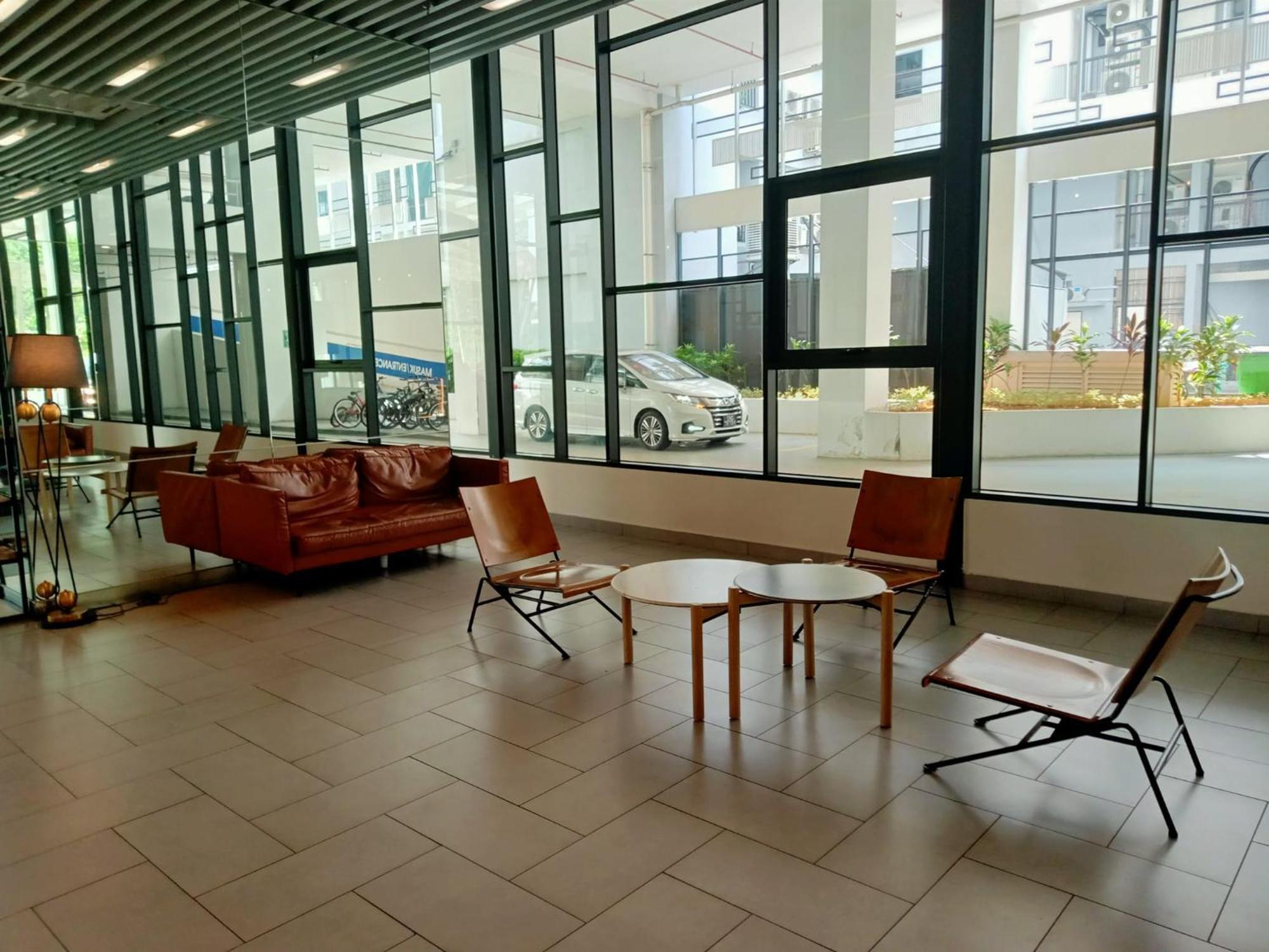 Apartment Mosaic 1br, Wifi, Walking Distance To Mid Valley Jb , 4-5pax Johor Bahru